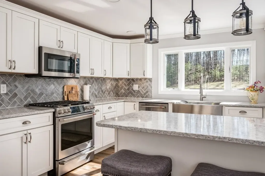 33 Spencer Lane Lee NH 03861