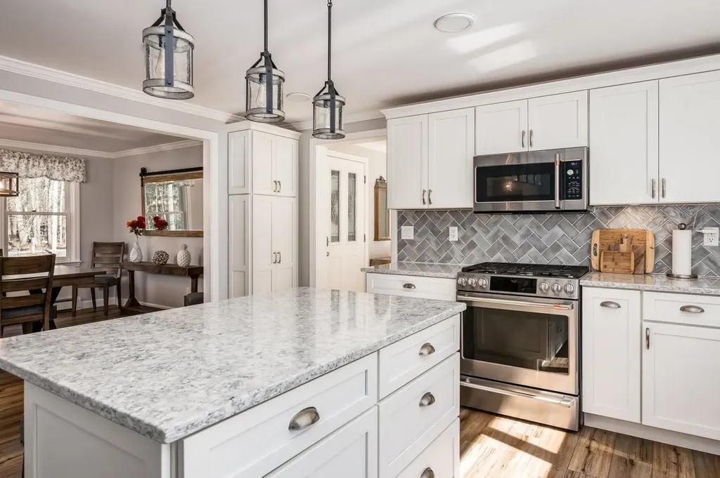 33 Spencer Lane Lee NH 03861