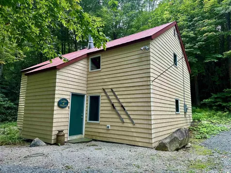627 Glen Road Peru VT 05152