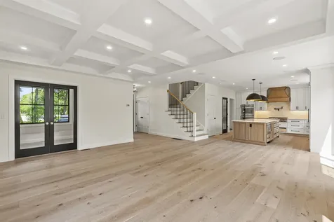 6 Mcdermott Road Hampton NH 03833