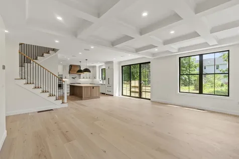 6 Mcdermott Road Hampton NH 03833