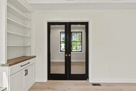 6 Mcdermott Road Hampton NH 03833