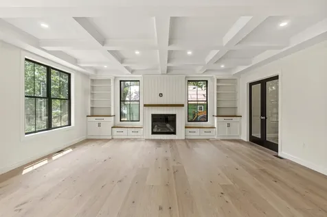 6 Mcdermott Road Hampton NH 03833