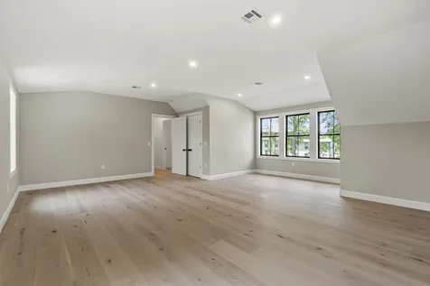 6 Mcdermott Road Hampton NH 03833