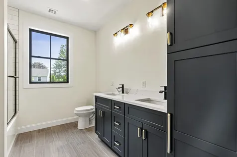 6 Mcdermott Road Hampton NH 03833