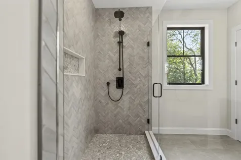 6 Mcdermott Road Hampton NH 03833