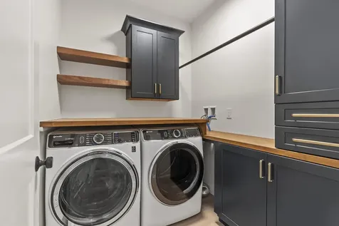 6 Mcdermott Road Hampton NH 03833