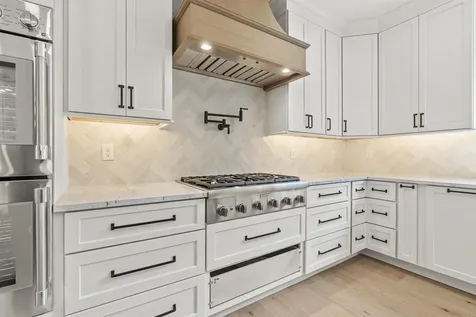 6 Mcdermott Road Hampton NH 03833