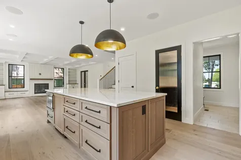 6 Mcdermott Road Hampton NH 03833