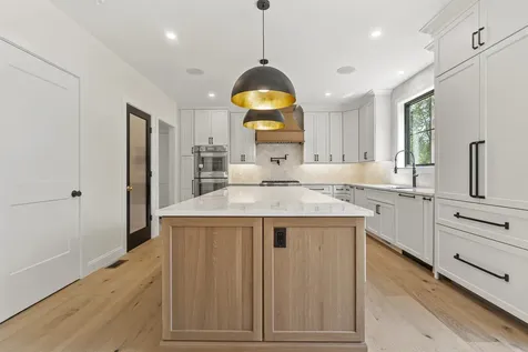 6 Mcdermott Road Hampton NH 03833