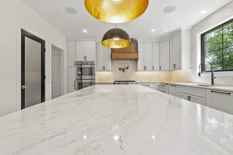 6 Mcdermott Road Hampton NH 03833