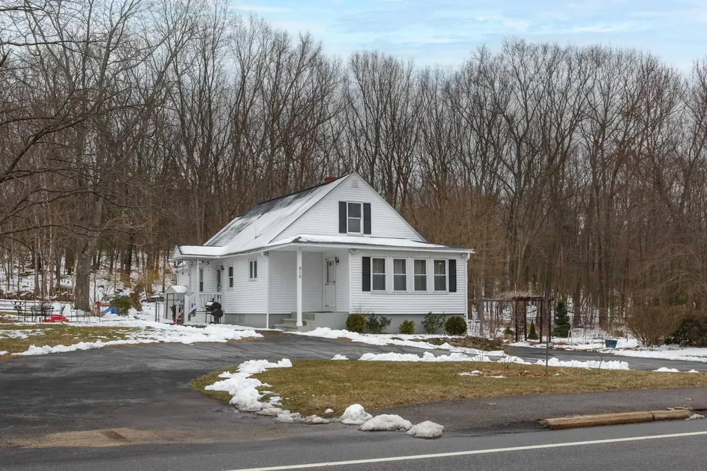 4990838 | Manchester NH Real Estate | 919 Wellington Road Manchester