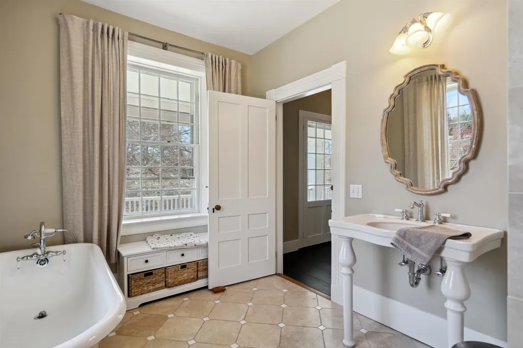 395 Main Street Norwich VT 05055