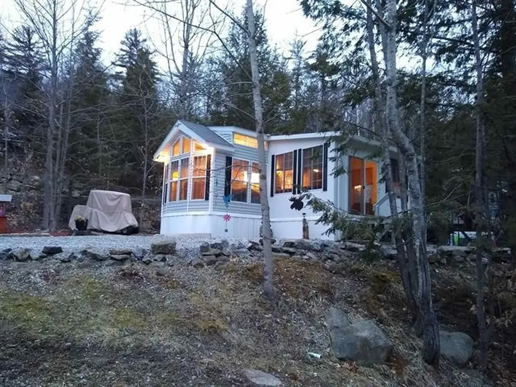 7 Hollows Road Holderness NH 03245