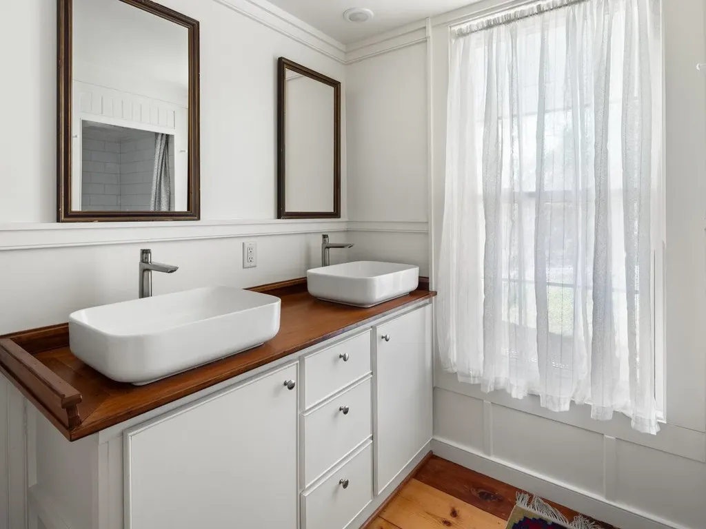 202 Weybridge Street Middlebury VT 05753