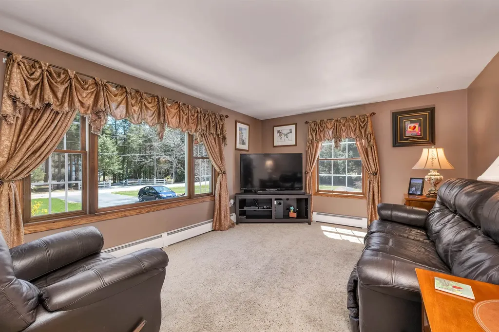 17 Nighthawk Hollow Drive Gilmanton NH 03837