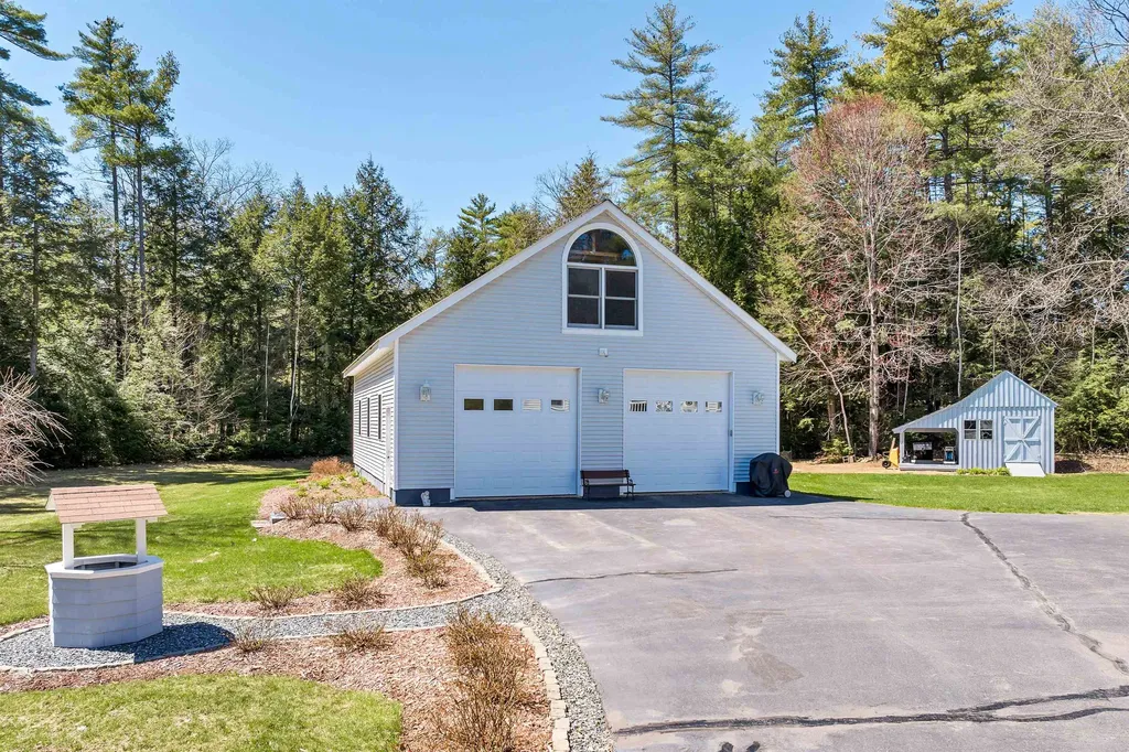 17 Nighthawk Hollow Drive Gilmanton NH 03837