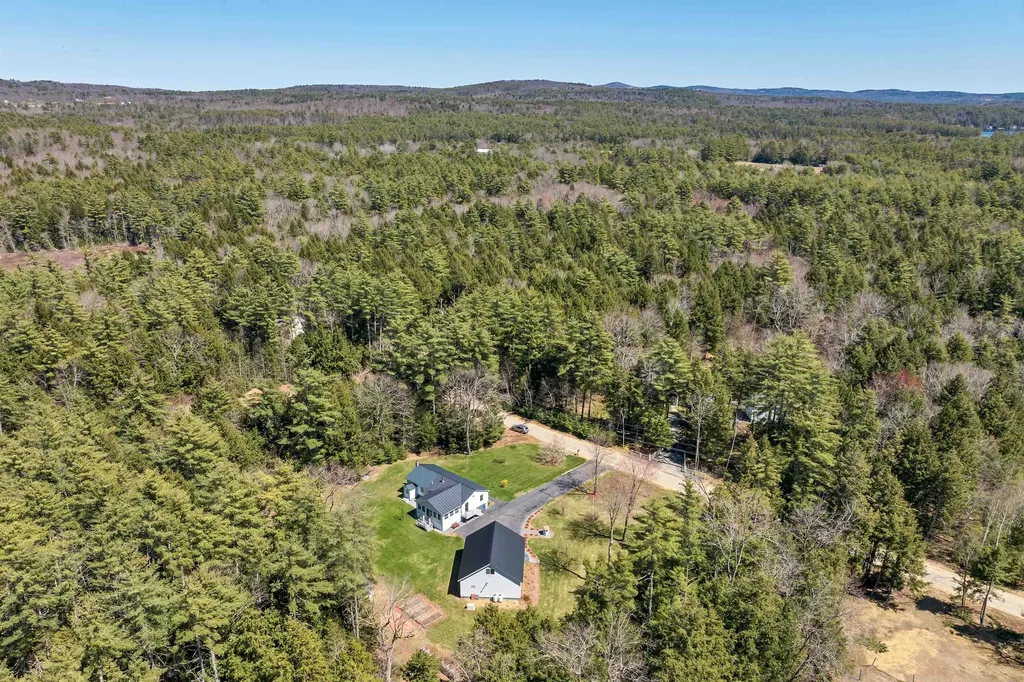 17 Nighthawk Hollow Drive Gilmanton NH 03837