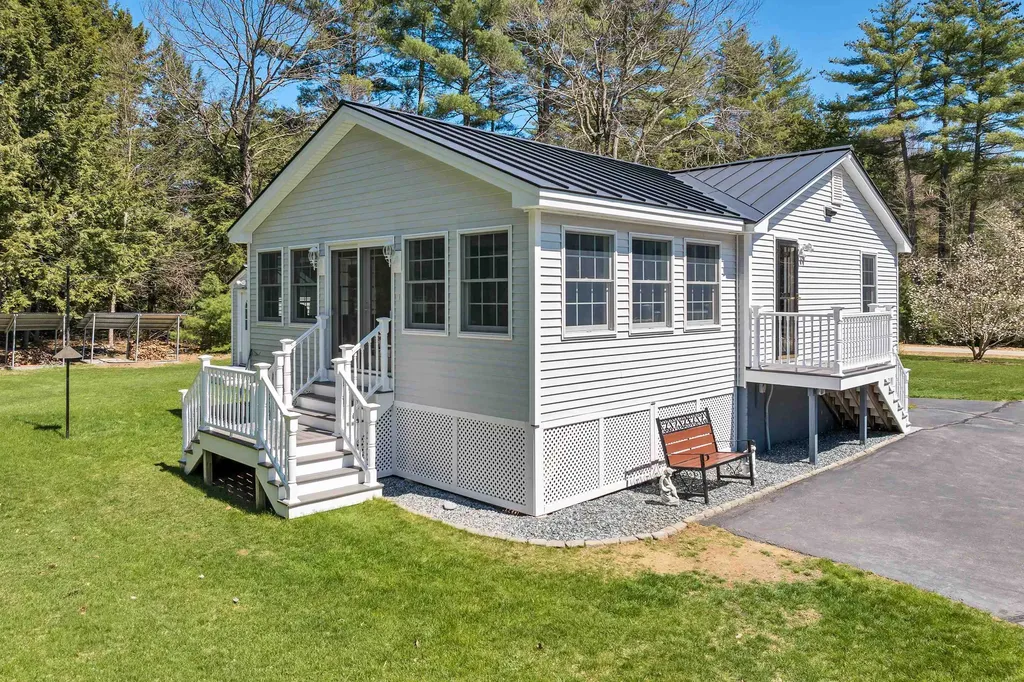 17 Nighthawk Hollow Drive Gilmanton NH 03837
