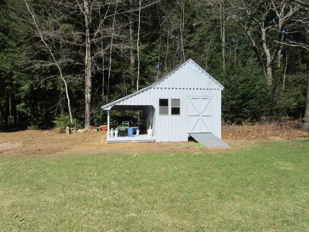 17 Nighthawk Hollow Drive Gilmanton NH 03837