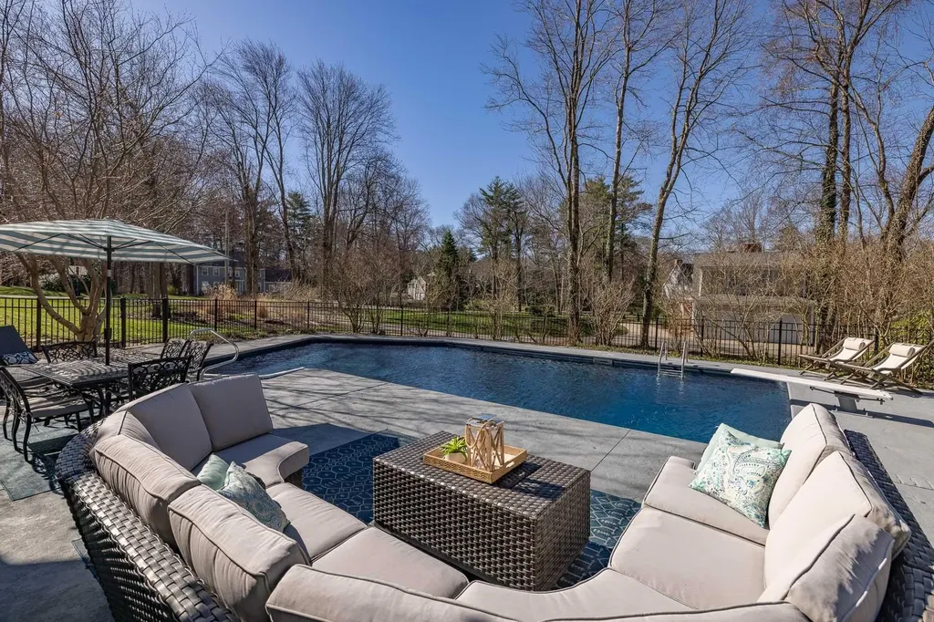 15 Patriots Road Stratham NH 03885