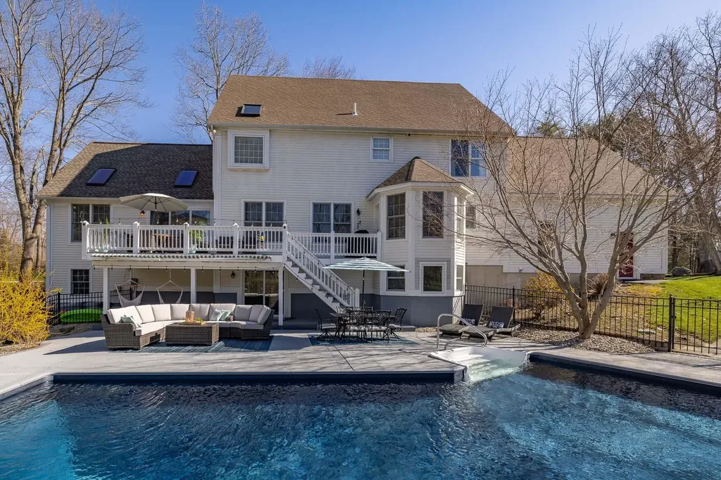 15 Patriots Road Stratham NH 03885