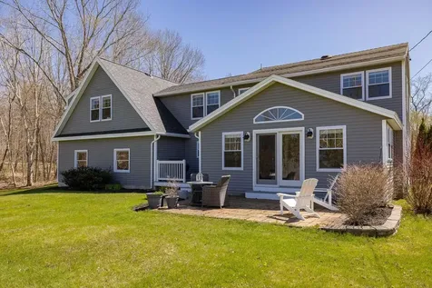 272 Dearborn Road Greenland NH 03840