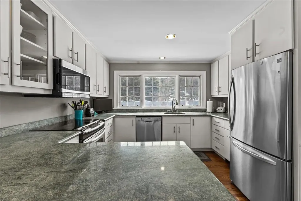 1541 Pucker Street Stowe VT 05672