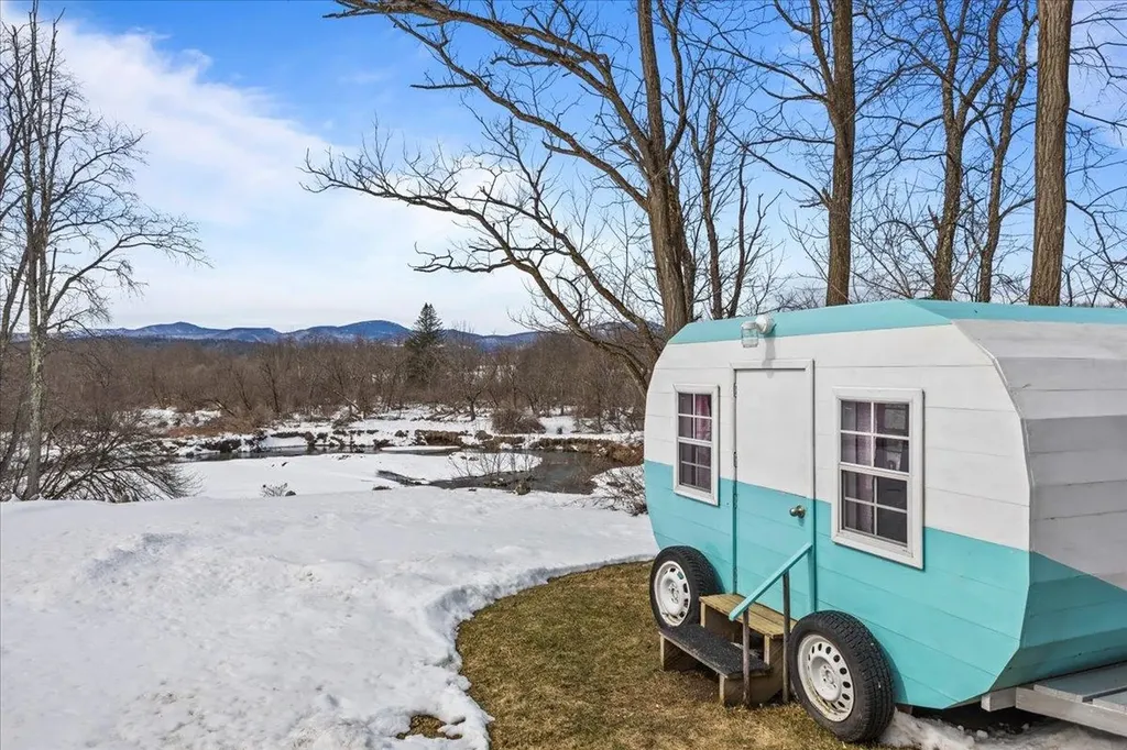 1541 Pucker Street Stowe VT 05672