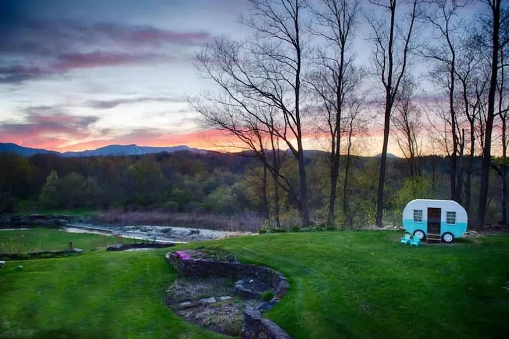 1541 Pucker Street Stowe VT 05672