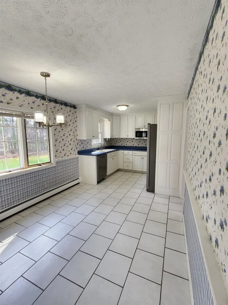 1 Al Street Derry NH 03038