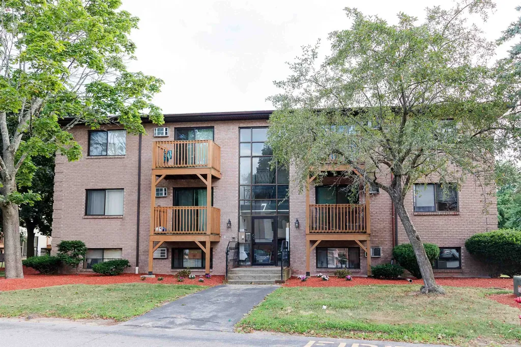 7 Lancelot Court Salem NH 03079