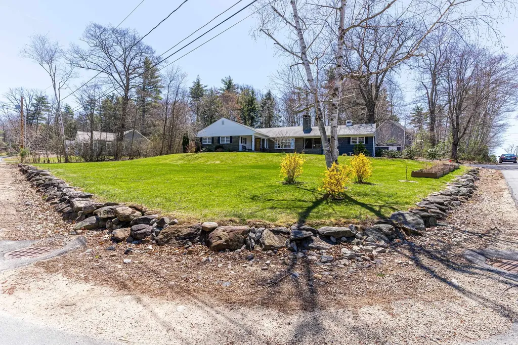 3 Nature Lane Rochester NH 03867