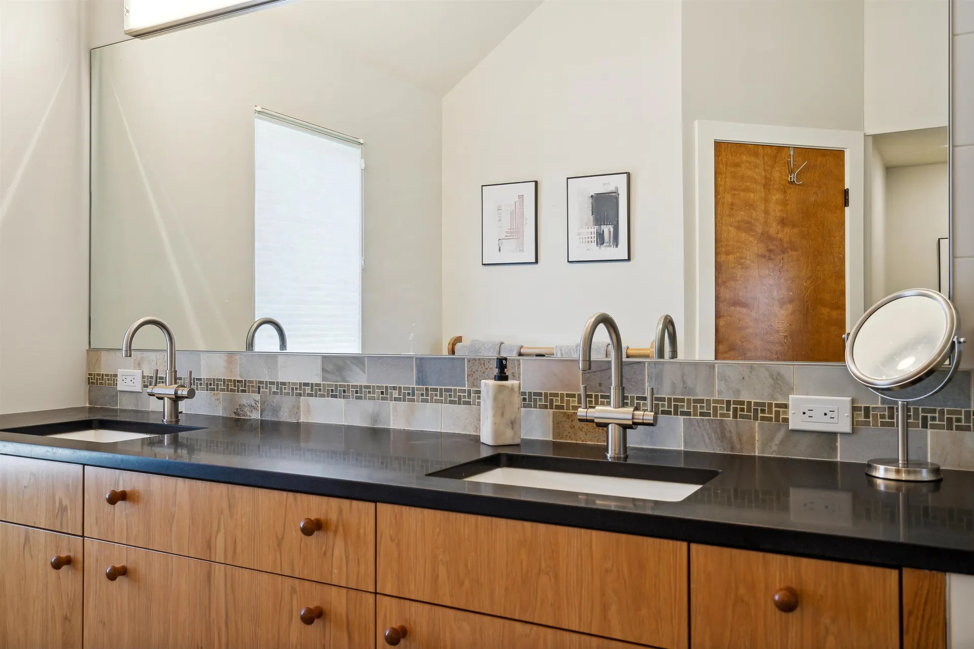 81 Apple Blossom Drive Lebanon NH 03784
