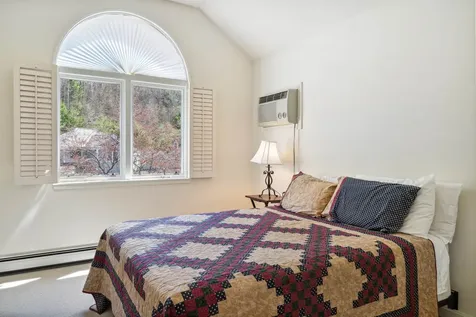 81 Apple Blossom Drive Lebanon NH 03784