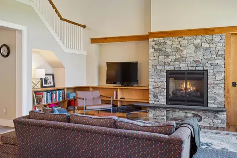 81 Apple Blossom Drive Lebanon NH 03784