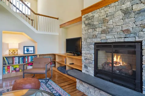81 Apple Blossom Drive Lebanon NH 03784