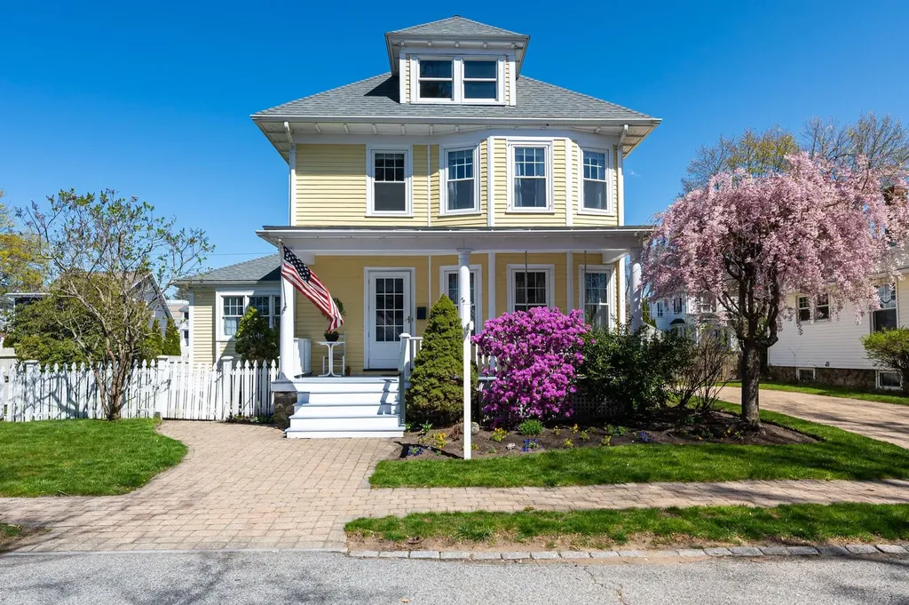 16 Cumberland Avenue Haverhill MA 01835