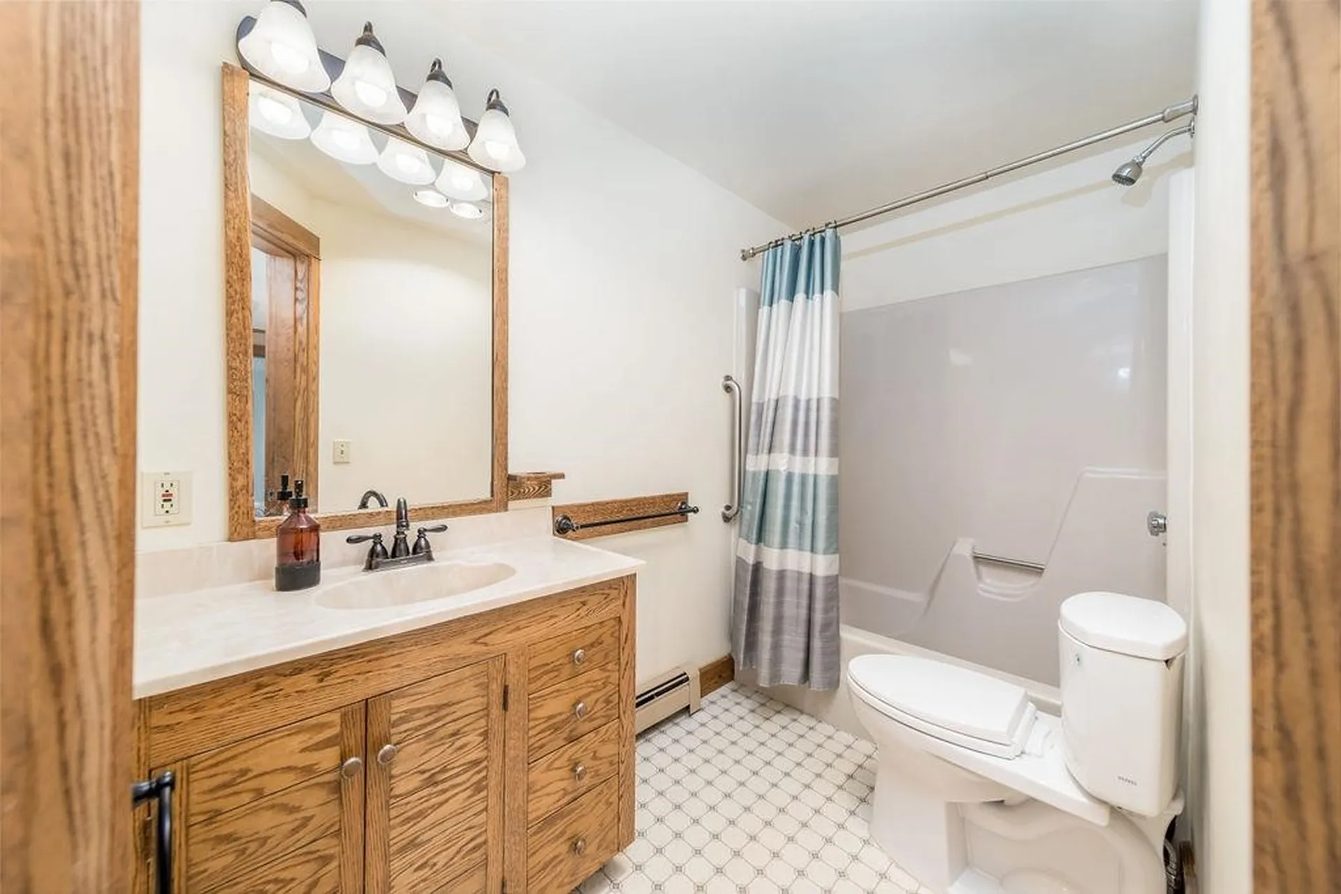 65 Hawthorn Street Hartford VT 05088