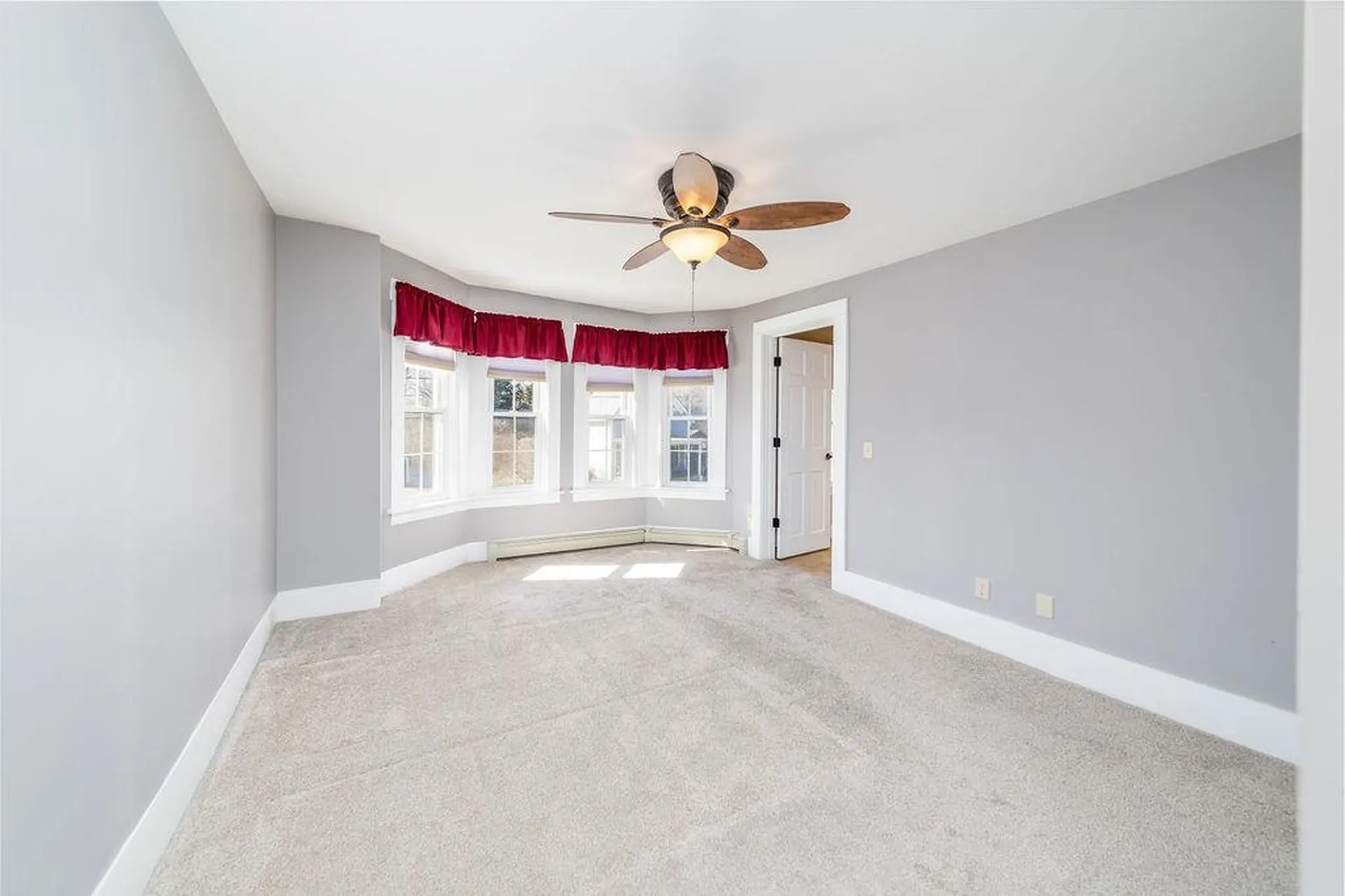 65 Hawthorn Street Hartford VT 05088