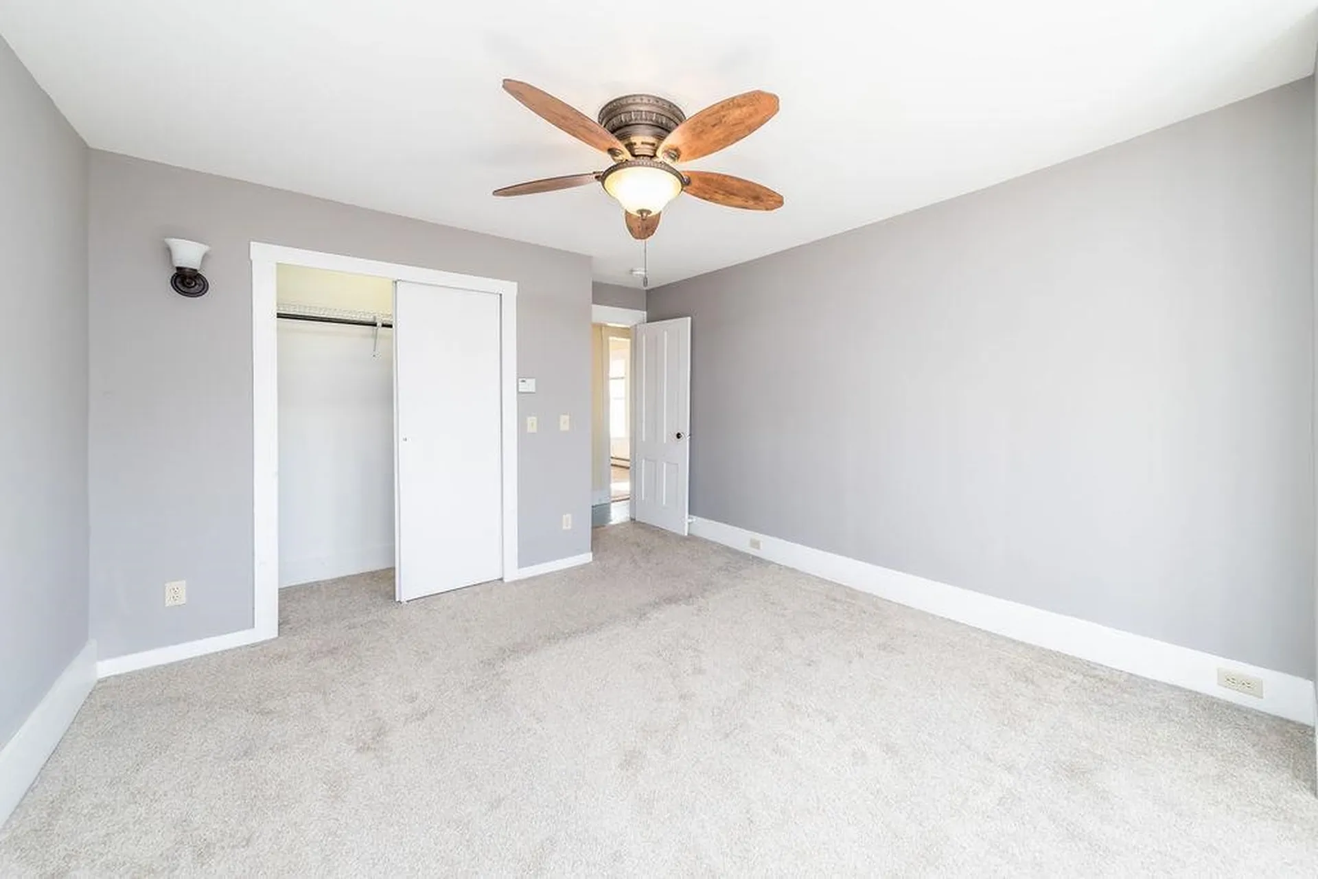 65 Hawthorn Street Hartford VT 05088