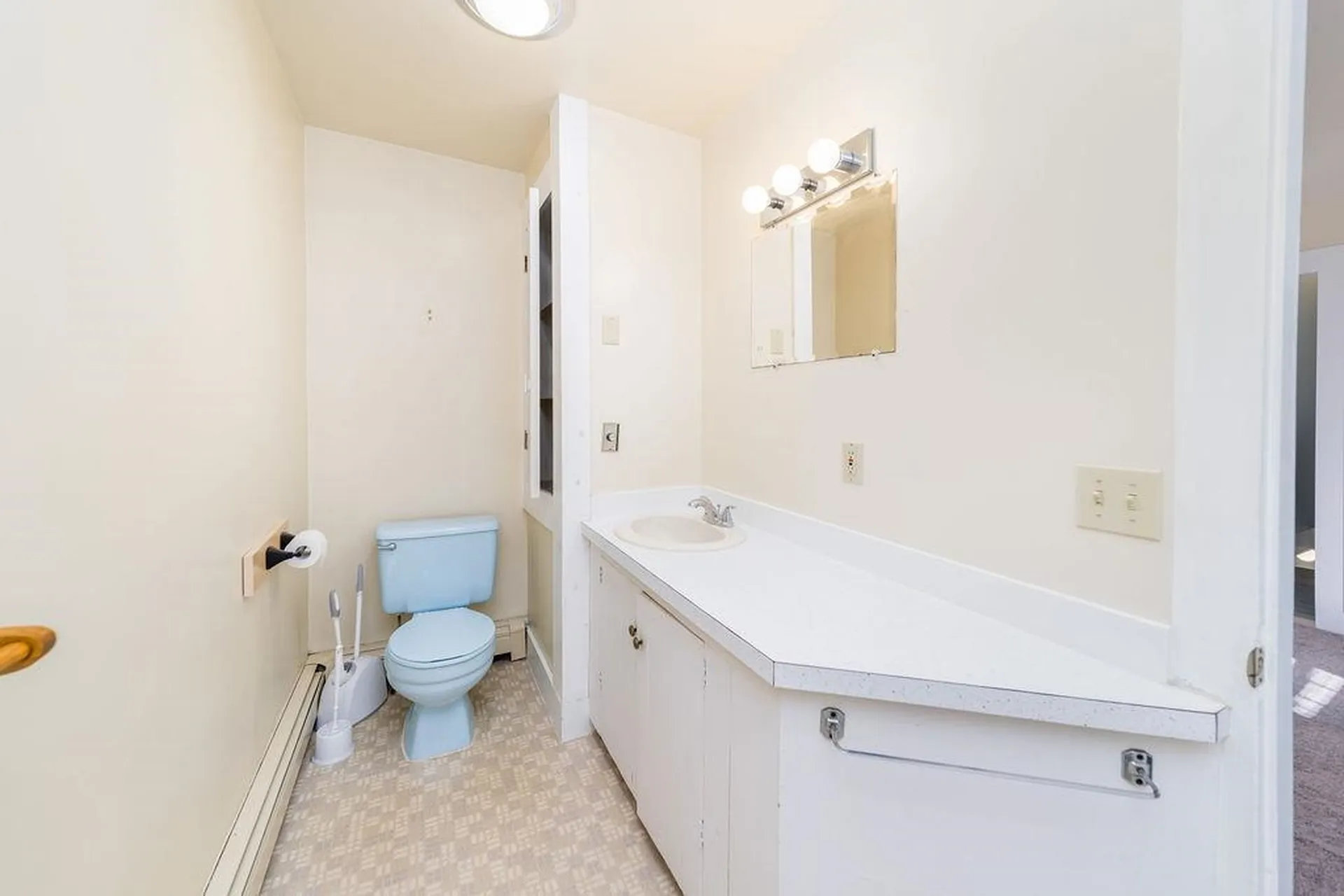 65 Hawthorn Street Hartford VT 05088