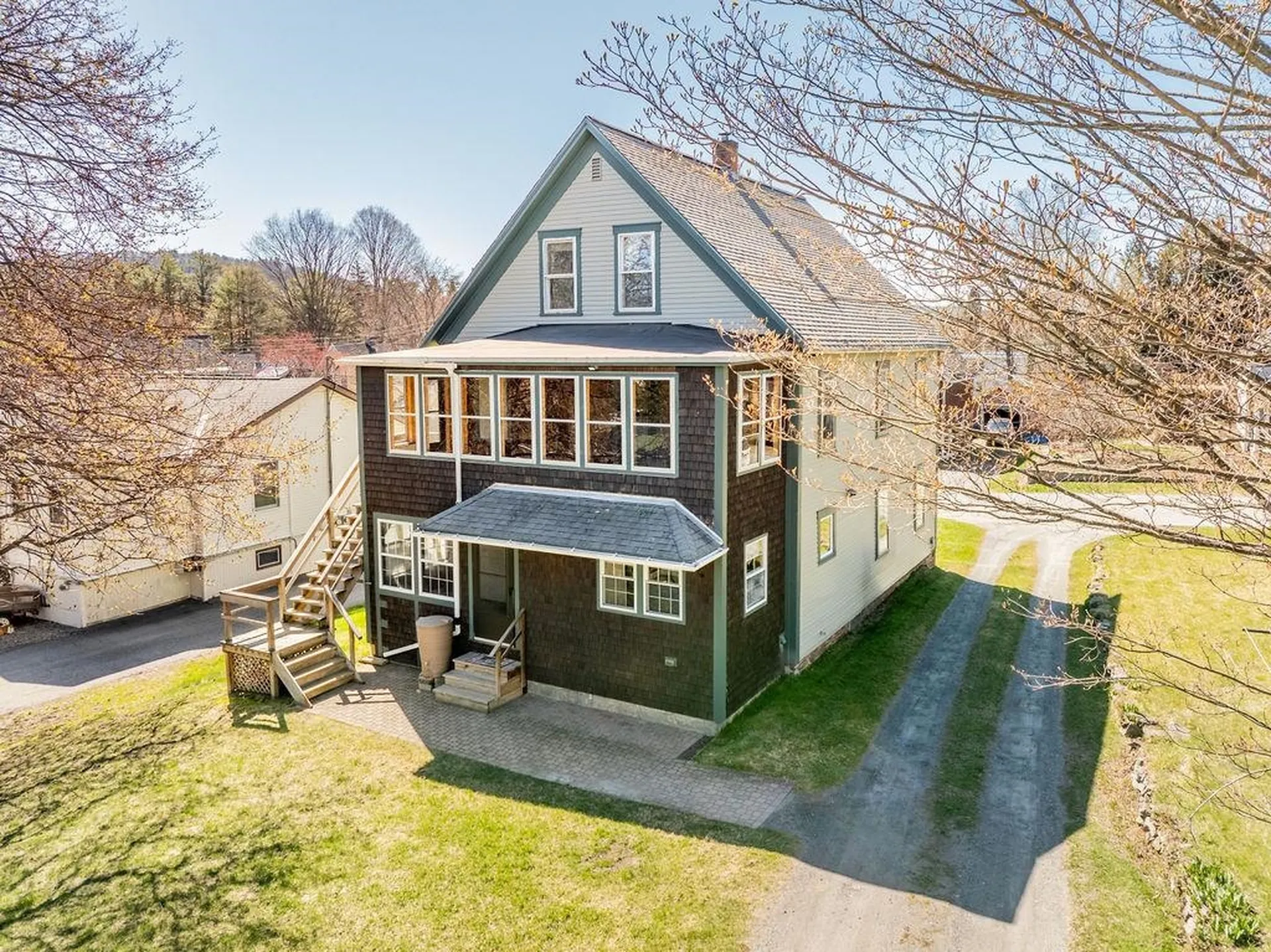 65 Hawthorn Street Hartford VT 05088