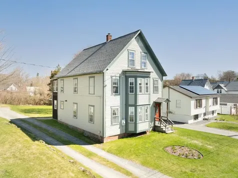 65 Hawthorn Street Hartford VT 05088