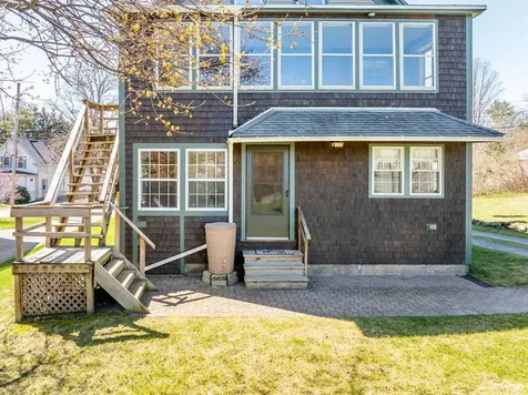 65 Hawthorn Street Hartford VT 05088
