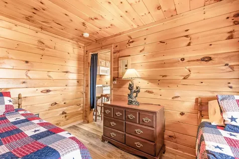 6 Motel Drive Pittsburg NH 03592