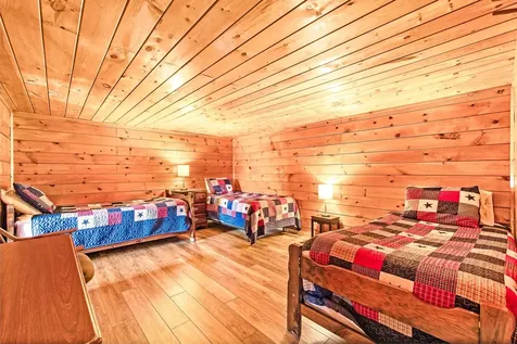 6 Motel Drive Pittsburg NH 03592