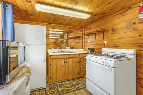 6 Motel Drive Pittsburg NH 03592