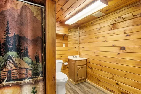 6 Motel Drive Pittsburg NH 03592