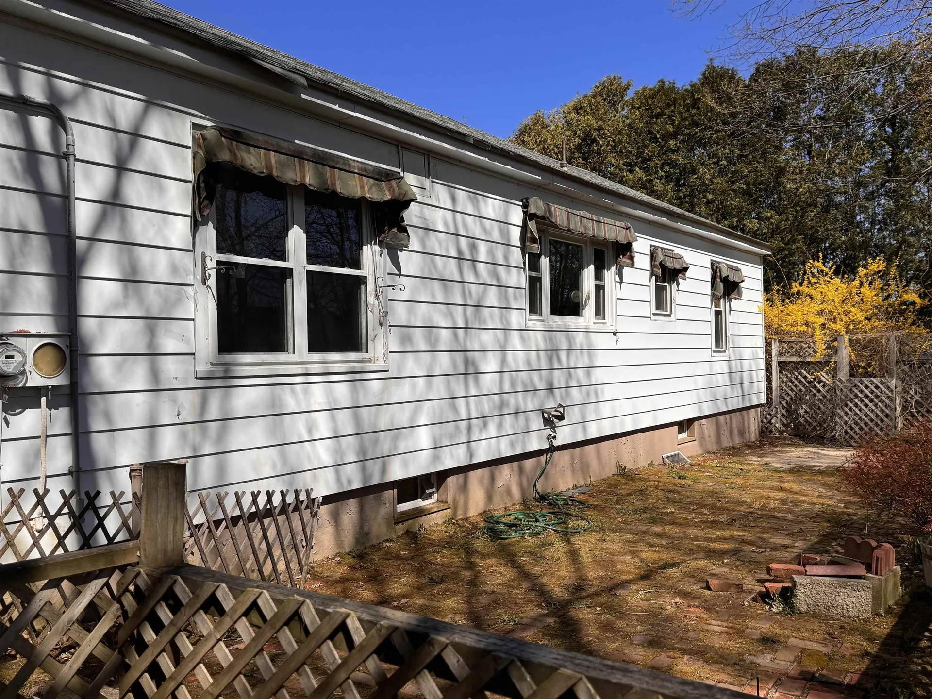 20 Leslie Avenue Claremont NH 03743